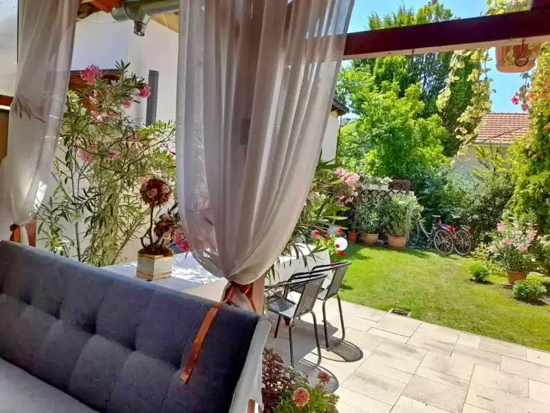 Jula Cazare | Cabană (K0086-27) Imaginea poate fi supusă drepturilor de autor. Se recomandă contactarea titularului drepturilor.
