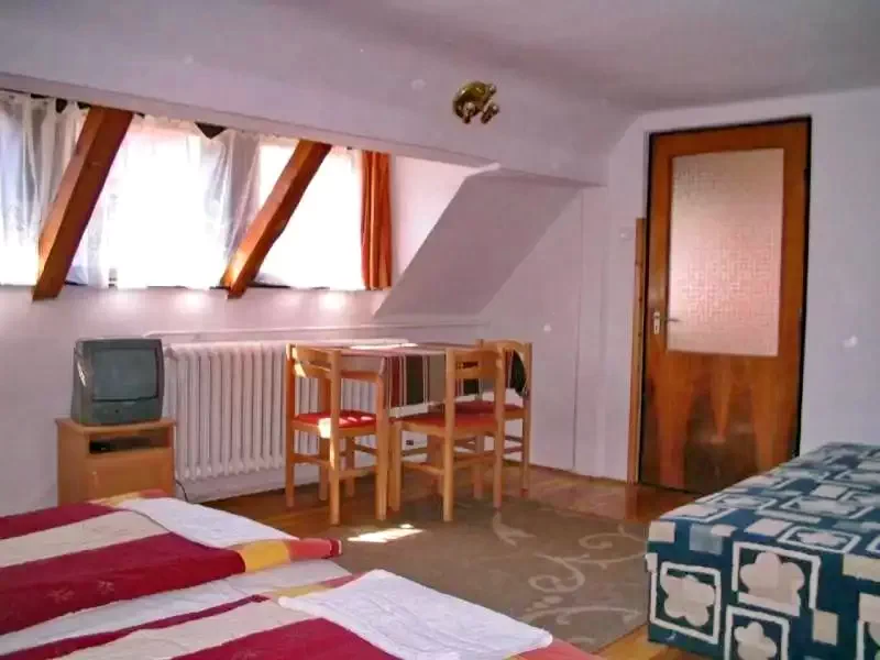 Eger Szállás | Üdülőfalu (K0275-11) A kép szerzői jogvédelem alatt állhat. Javasolt a kapcsolatfelvétel a jog tulajdonossal.