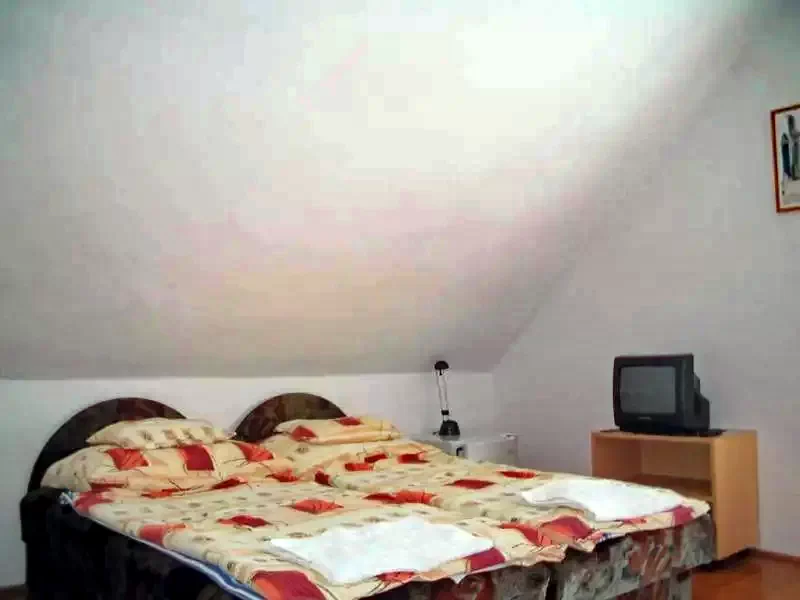 Eger Szállás | Üdülőfalu (K0275-26) A kép szerzői jogvédelem alatt állhat. Javasolt a kapcsolatfelvétel a jog tulajdonossal.