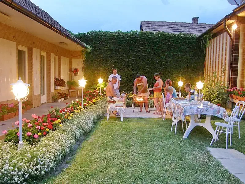 Jula Cazare | Sat de vacanță (K0111-1) Imaginea poate fi supusă drepturilor de autor. Se recomandă contactarea titularului drepturilor.