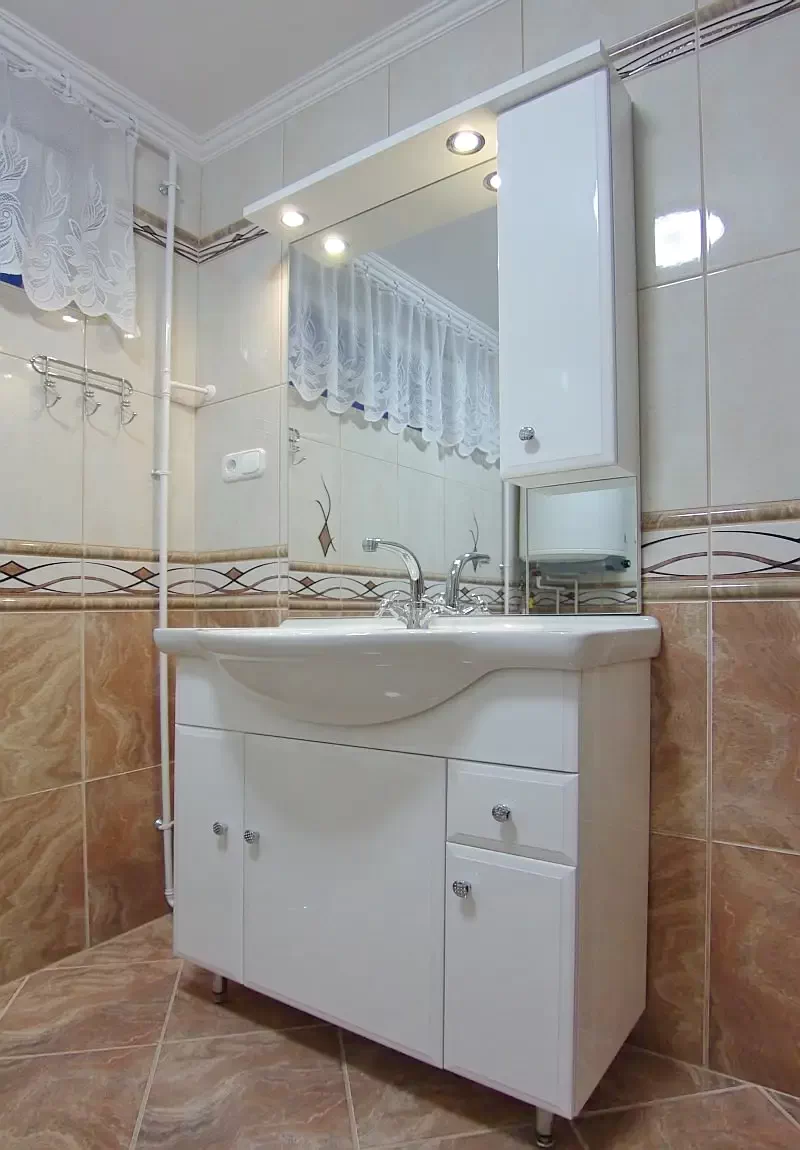 Jula Cazare | Cabană (K0111-8) Imaginea poate fi supusă drepturilor de autor. Se recomandă contactarea titularului drepturilor.