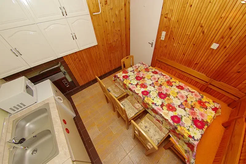 Jula Cazare | Cabană (K0111-15) Imaginea poate fi supusă drepturilor de autor. Se recomandă contactarea titularului drepturilor.