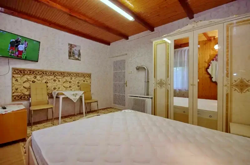 Jula Cazare | Cabană (K0111-20) Imaginea poate fi supusă drepturilor de autor. Se recomandă contactarea titularului drepturilor.