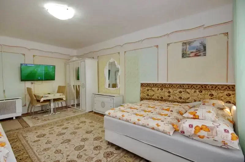 Jula Cazare | Sat de vacanță (K0111-22) Imaginea poate fi supusă drepturilor de autor. Se recomandă contactarea titularului drepturilor.