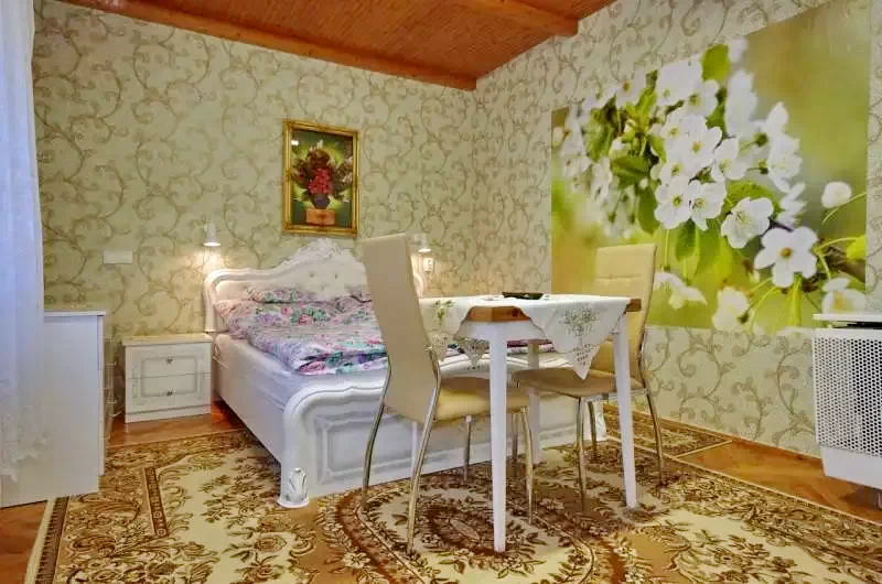 Jula Cazare | Cabană (K0111-26) Imaginea poate fi supusă drepturilor de autor. Se recomandă contactarea titularului drepturilor.