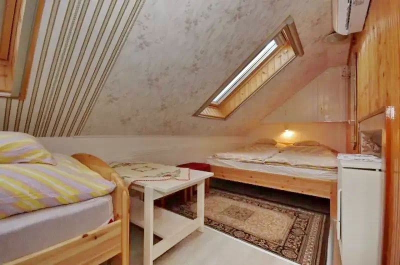 Gyula Szállás | Üdülőfalu (K0111-31) A kép szerzői jogvédelem alatt állhat. Javasolt a kapcsolatfelvétel a jog tulajdonossal.