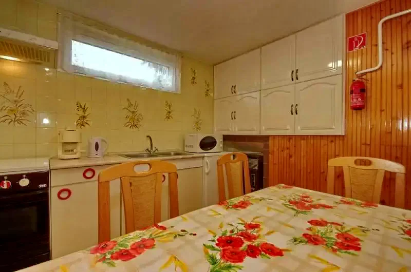 Jula Cazare | Cabană (K0111-39) Imaginea poate fi supusă drepturilor de autor. Se recomandă contactarea titularului drepturilor.