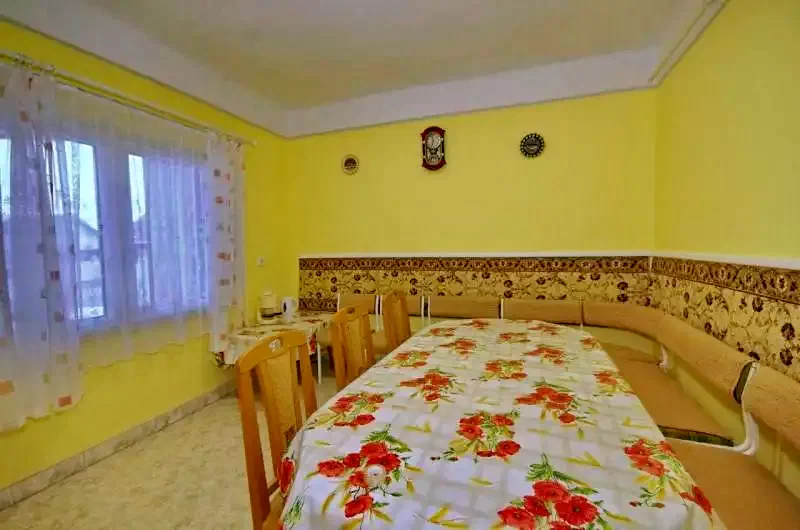 Jula Cazare | Sat de vacanță (K0111-50) Imaginea poate fi supusă drepturilor de autor. Se recomandă contactarea titularului drepturilor.