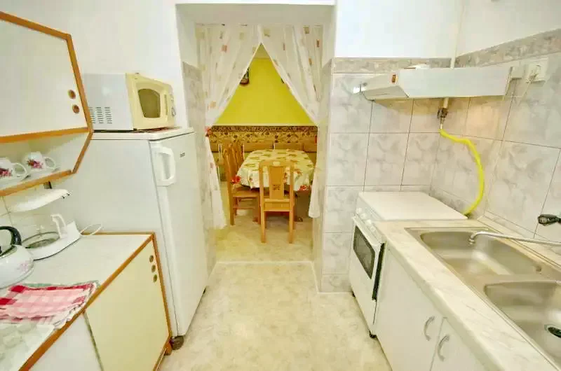 Jula Cazare | Sat de vacanță (K0111-51) Imaginea poate fi supusă drepturilor de autor. Se recomandă contactarea titularului drepturilor.