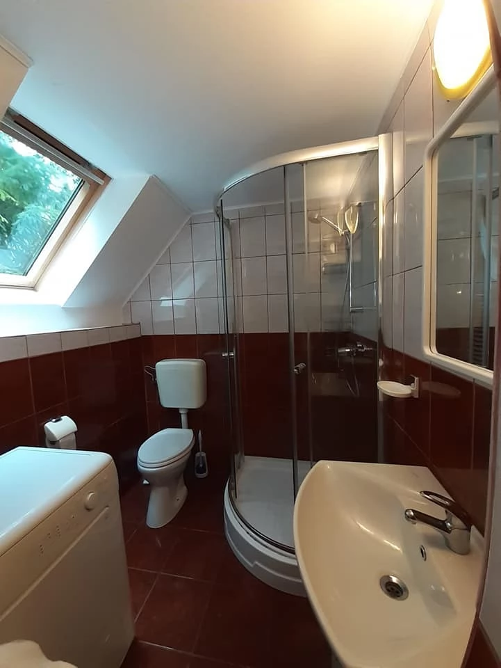 Bratca Cazare | Sat de vacanță (K0822-5) Imaginea poate fi supusă drepturilor de autor. Se recomandă contactarea titularului drepturilor.