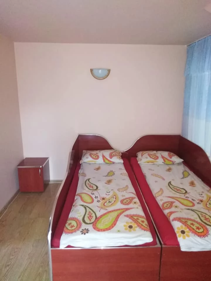 Bratca Cazare | Sat de vacanță (K0822-20) Imaginea poate fi supusă drepturilor de autor. Se recomandă contactarea titularului drepturilor.