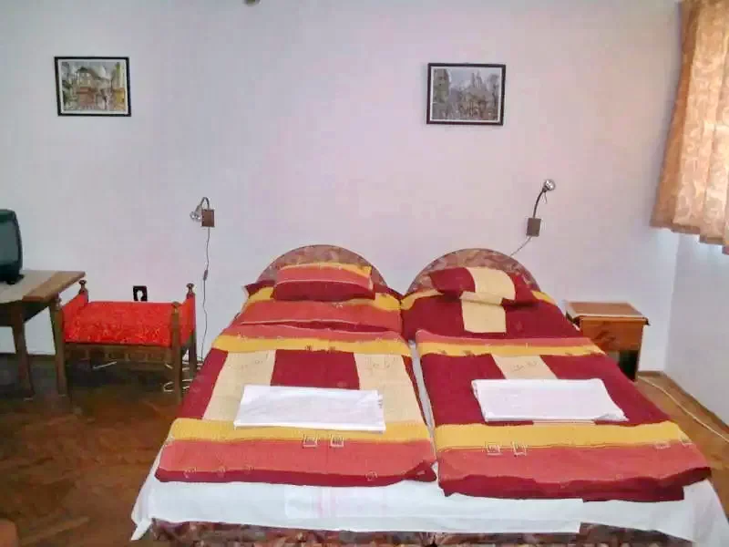  Cazare | Cabană (K0505-13) Imaginea poate fi supusă drepturilor de autor. Se recomandă contactarea titularului drepturilor.