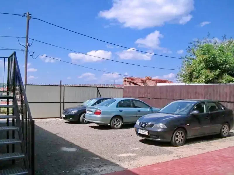  Cazare | Sat de vacanță (K0505-16) Imaginea poate fi supusă drepturilor de autor. Se recomandă contactarea titularului drepturilor.