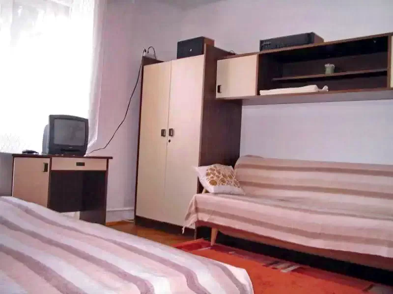  Cazare | Cabană (K0505-31) Imaginea poate fi supusă drepturilor de autor. Se recomandă contactarea titularului drepturilor.