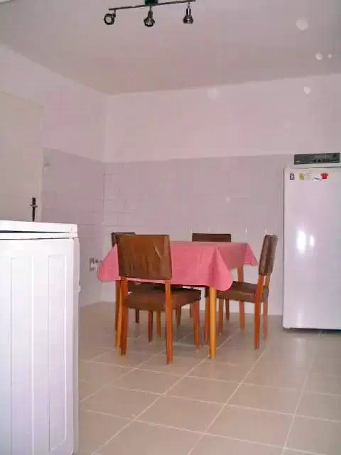  Cazare | Cabană (K0505-35) Imaginea poate fi supusă drepturilor de autor. Se recomandă contactarea titularului drepturilor.