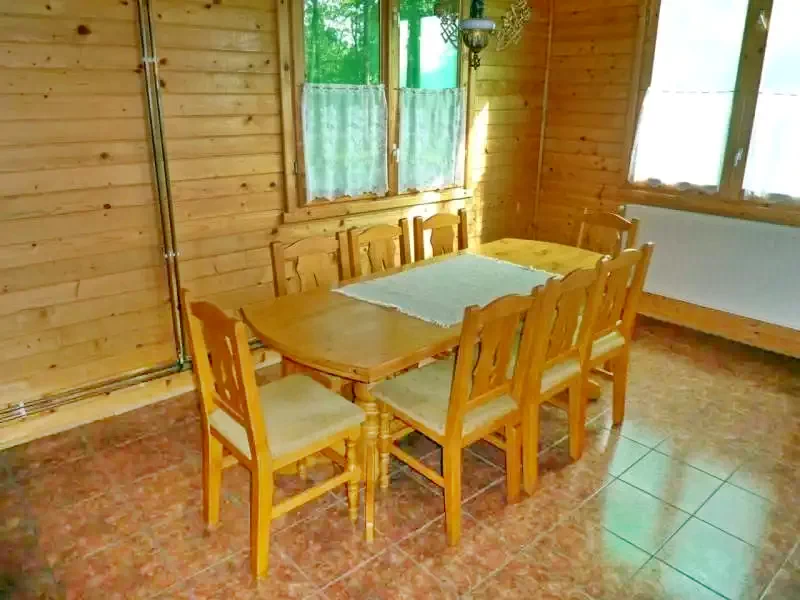 Barajul Zetea Cazare | Cabană (K1170-19) Imaginea poate fi supusă drepturilor de autor. Se recomandă contactarea titularului drepturilor.