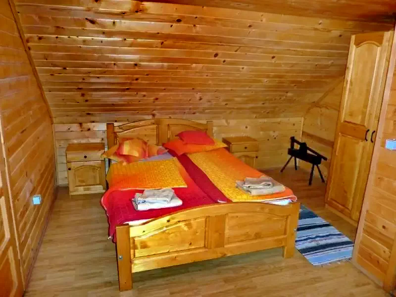 Barajul Zetea Cazare | Cabană (K1170-30) Imaginea poate fi supusă drepturilor de autor. Se recomandă contactarea titularului drepturilor.