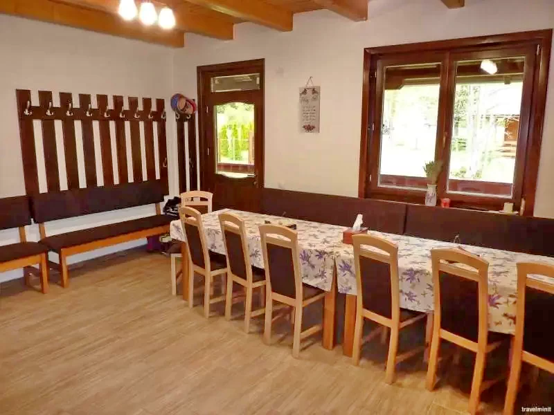 Barajul Zetea Cazare | Cabană (K1167-6) Imaginea poate fi supusă drepturilor de autor. Se recomandă contactarea titularului drepturilor.