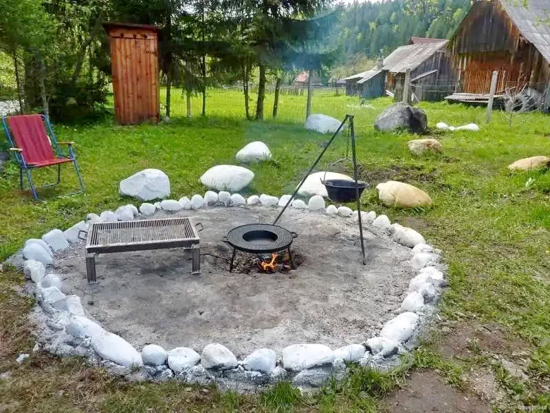 Barajul Zetea Cazare | Cabană (K1167-15) Imaginea poate fi supusă drepturilor de autor. Se recomandă contactarea titularului drepturilor.