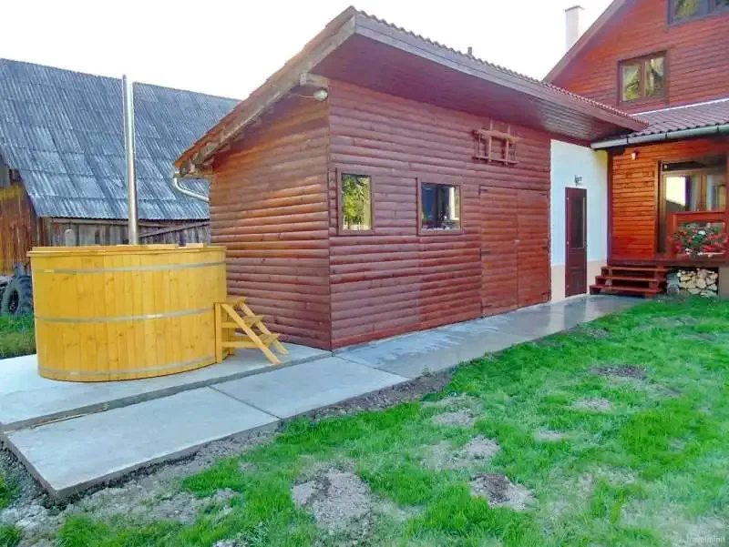 Barajul Zetea Cazare | Cabană (K1167-21) Imaginea poate fi supusă drepturilor de autor. Se recomandă contactarea titularului drepturilor.