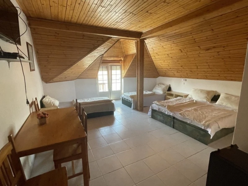  Cazare | Hotel**** (K1012-5) Imaginea poate fi supusă drepturilor de autor. Se recomandă contactarea titularului drepturilor.