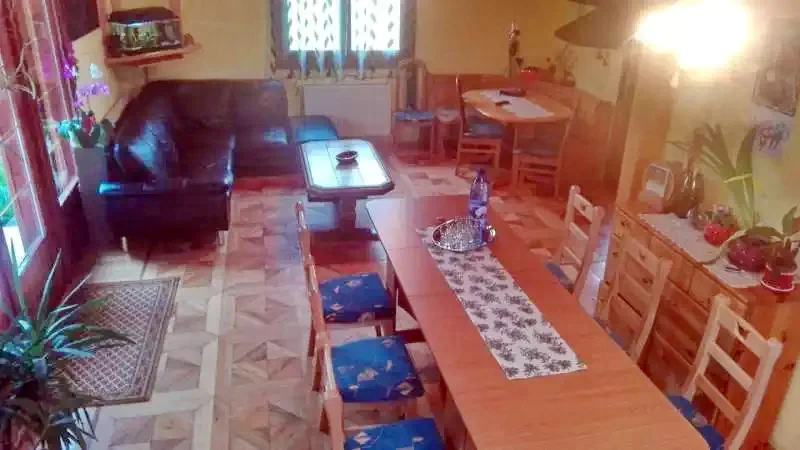 Crăciunel Cazare | Casă de oaspeți (K0195-3) Imaginea poate fi supusă drepturilor de autor. Se recomandă contactarea titularului drepturilor.