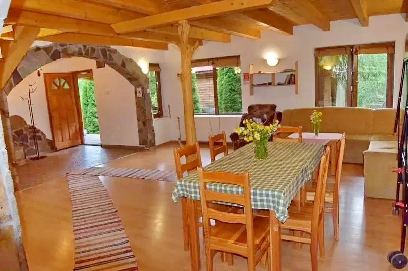 Szállás Băile Homorod - Casa de vacanță Sólyomkő | Homoródfürdő - Sólyomkő Vendégház. A kép szerzői jogvédelem alatt állhat. Javasolt a kapcsolatfelvétel a jog tulajdonossal.