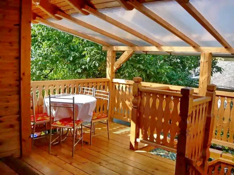  Cazare | Sat de vacanță (K0611-6) Imaginea poate fi supusă drepturilor de autor. Se recomandă contactarea titularului drepturilor.