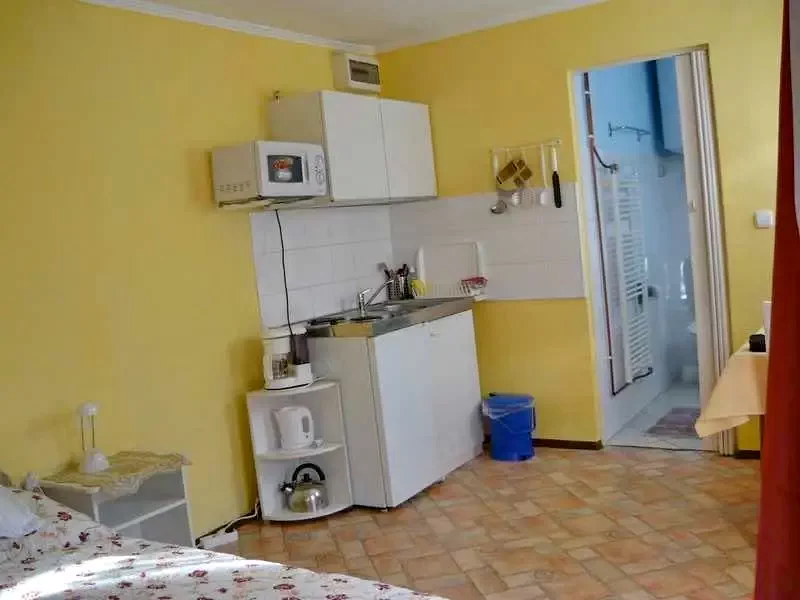  Cazare | Sat de vacanță (K0611-22) Imaginea poate fi supusă drepturilor de autor. Se recomandă contactarea titularului drepturilor.