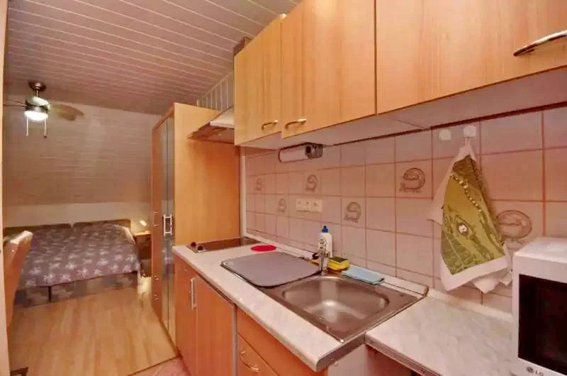 Jula Cazare | Sat de vacanță (K0109-19) Imaginea poate fi supusă drepturilor de autor. Se recomandă contactarea titularului drepturilor.