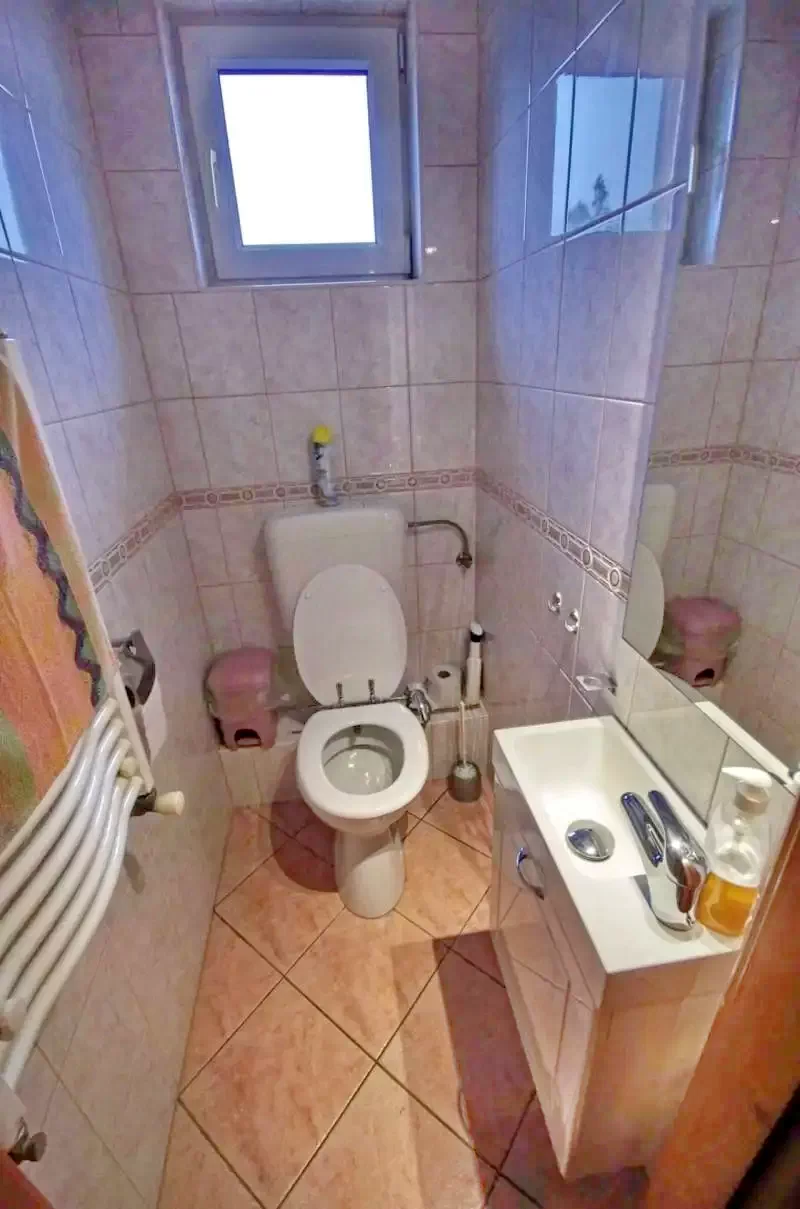 Jula Cazare | Sat de vacanță (K0109-27) Imaginea poate fi supusă drepturilor de autor. Se recomandă contactarea titularului drepturilor.