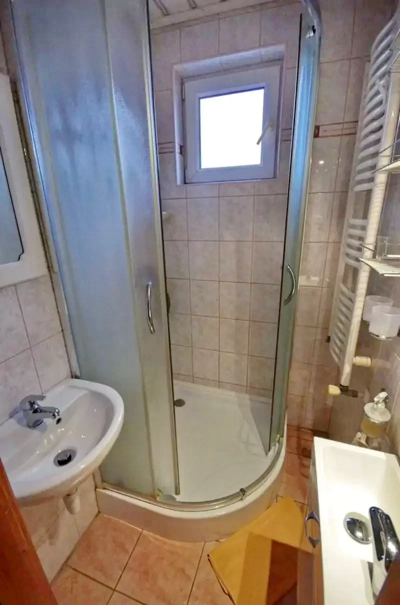 Jula Cazare | Sat de vacanță (K0109-28) Imaginea poate fi supusă drepturilor de autor. Se recomandă contactarea titularului drepturilor.