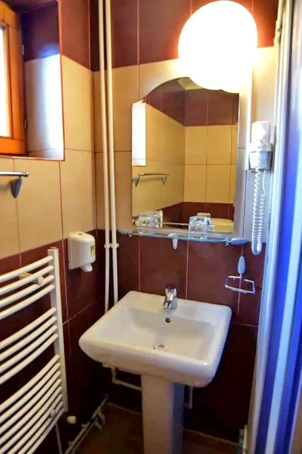Sovata Cazare | Vila (K0329-16) Imaginea poate fi supusă drepturilor de autor. Se recomandă contactarea titularului drepturilor.