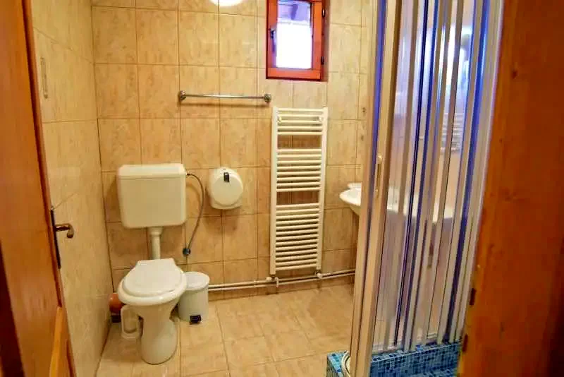 Sovata Cazare | Vila (K0329-21) Imaginea poate fi supusă drepturilor de autor. Se recomandă contactarea titularului drepturilor.