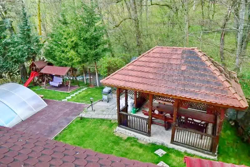 Sovata Cazare | Vila (K0329-30) Imaginea poate fi supusă drepturilor de autor. Se recomandă contactarea titularului drepturilor.