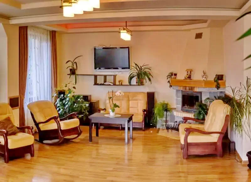 Szováta Szállás | Panzió (K1068-4) A kép szerzői jogvédelem alatt állhat. Javasolt a kapcsolatfelvétel a jog tulajdonossal.