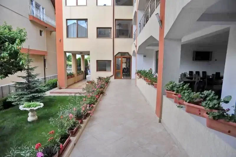 Costinești Cazare | Motel (K1341-26) Imaginea poate fi supusă drepturilor de autor. Se recomandă contactarea titularului drepturilor.