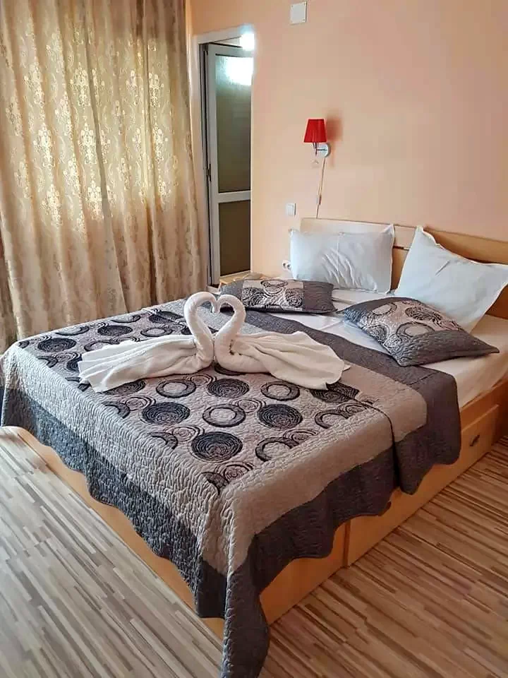 Costinești Cazare | Pensiune (K1331-32) Imaginea poate fi supusă drepturilor de autor. Se recomandă contactarea titularului drepturilor.