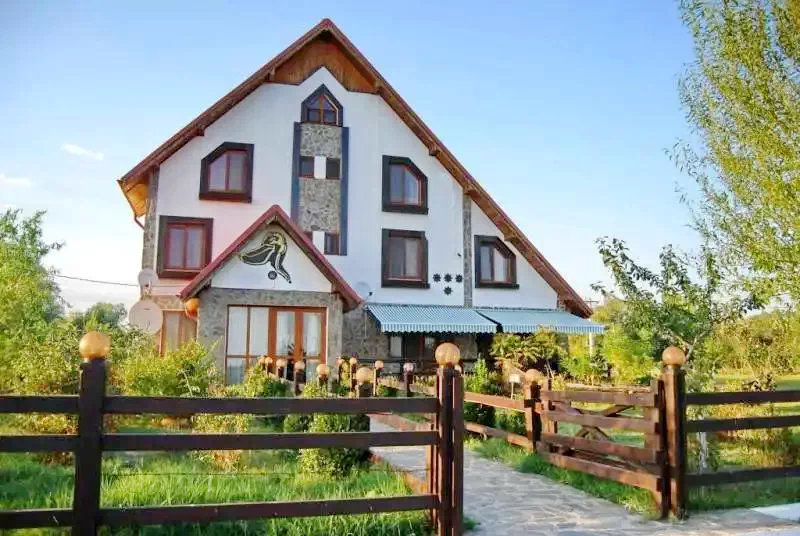 Crișan Szállás | Panzió (K1325-3) A kép szerzői jogvédelem alatt állhat. Javasolt a kapcsolatfelvétel a jog tulajdonossal.