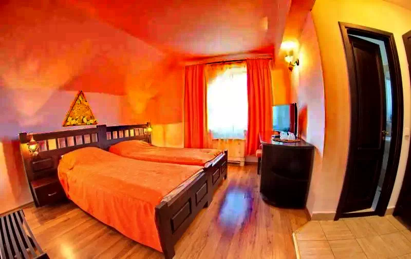 Crișan Cazare | Motel (K1325-10) Imaginea poate fi supusă drepturilor de autor. Se recomandă contactarea titularului drepturilor.