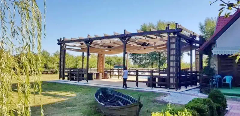 Crișan Cazare | Motel (K1325-15) Imaginea poate fi supusă drepturilor de autor. Se recomandă contactarea titularului drepturilor.