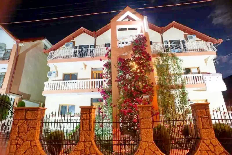 Costinești Cazare | Motel (K1340-10) Imaginea poate fi supusă drepturilor de autor. Se recomandă contactarea titularului drepturilor.