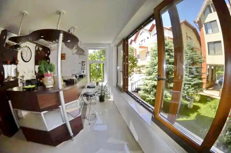 Costinești Cazare | Motel (K1340-30) Imaginea poate fi supusă drepturilor de autor. Se recomandă contactarea titularului drepturilor.