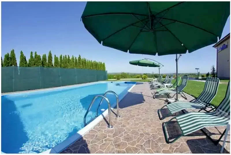 Szombatság Szállás | Motel (K0962-1) A kép szerzői jogvédelem alatt állhat. Javasolt a kapcsolatfelvétel a jog tulajdonossal.