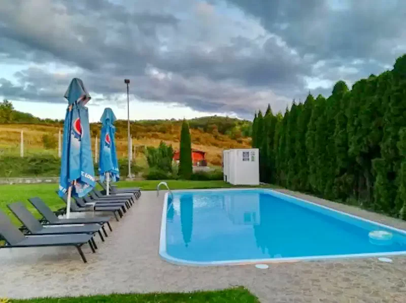 Szombatság Szállás | Motel (K0962-30) A kép szerzői jogvédelem alatt állhat. Javasolt a kapcsolatfelvétel a jog tulajdonossal.