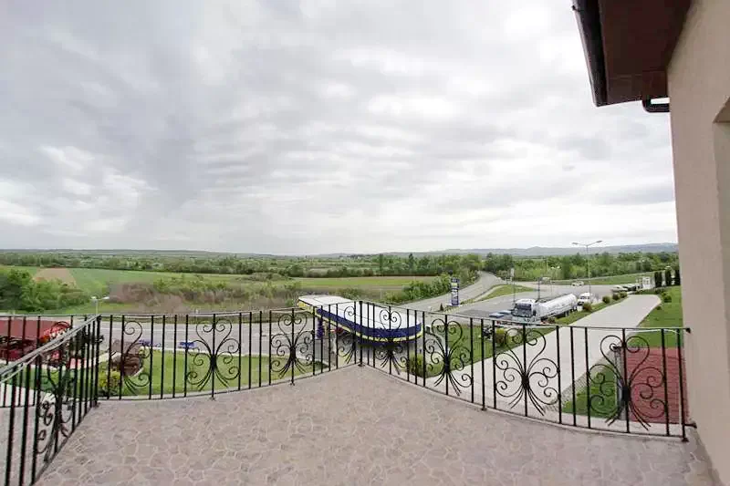 Szombatság Szállás | Motel (K0962-31) A kép szerzői jogvédelem alatt állhat. Javasolt a kapcsolatfelvétel a jog tulajdonossal.