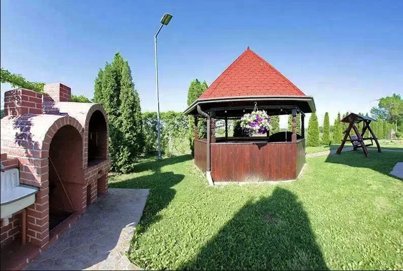 Szombatság Szállás | Motel (K0962-38) A kép szerzői jogvédelem alatt állhat. Javasolt a kapcsolatfelvétel a jog tulajdonossal.