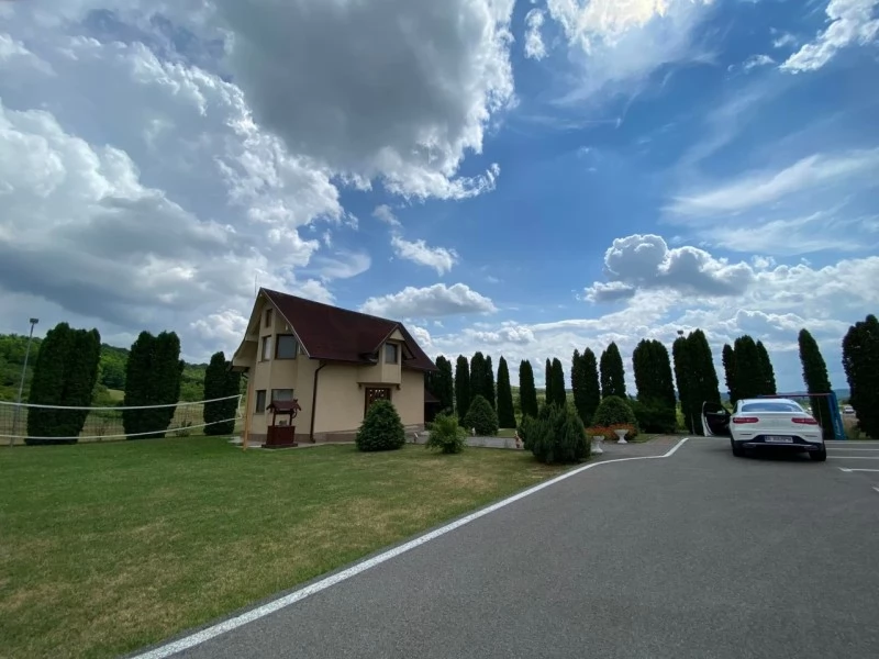 Szombatság Szállás | Villa (K0963-36) A kép szerzői jogvédelem alatt állhat. Javasolt a kapcsolatfelvétel a jog tulajdonossal.