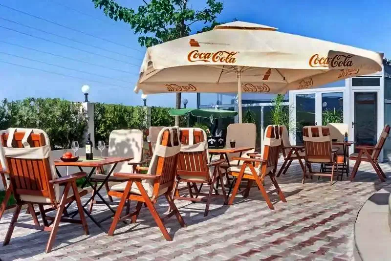 Eforie Nord Cazare | Camping / Popas turistic (K1319-6) Imaginea poate fi supusă drepturilor de autor. Se recomandă contactarea titularului drepturilor.