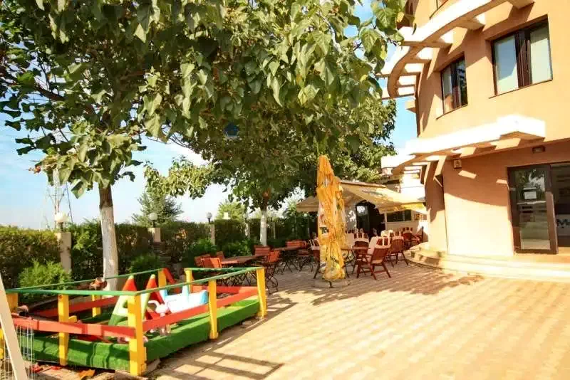 Eforie Nord Cazare | Camping / Popas turistic (K1319-13) Imaginea poate fi supusă drepturilor de autor. Se recomandă contactarea titularului drepturilor.